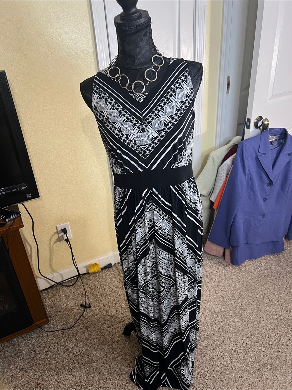 Apt. 9 Black & White Geometric Maxi Dress - Picture 1 of 2